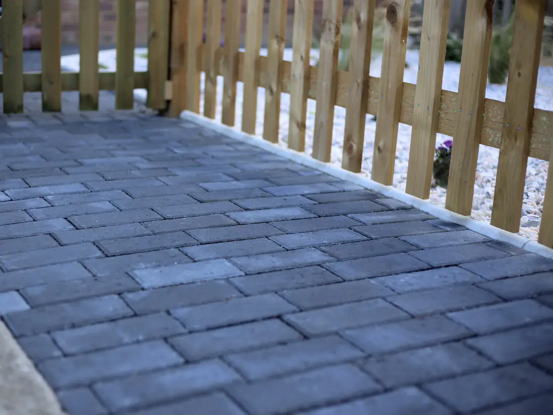 Block paved driveway with contrasting border