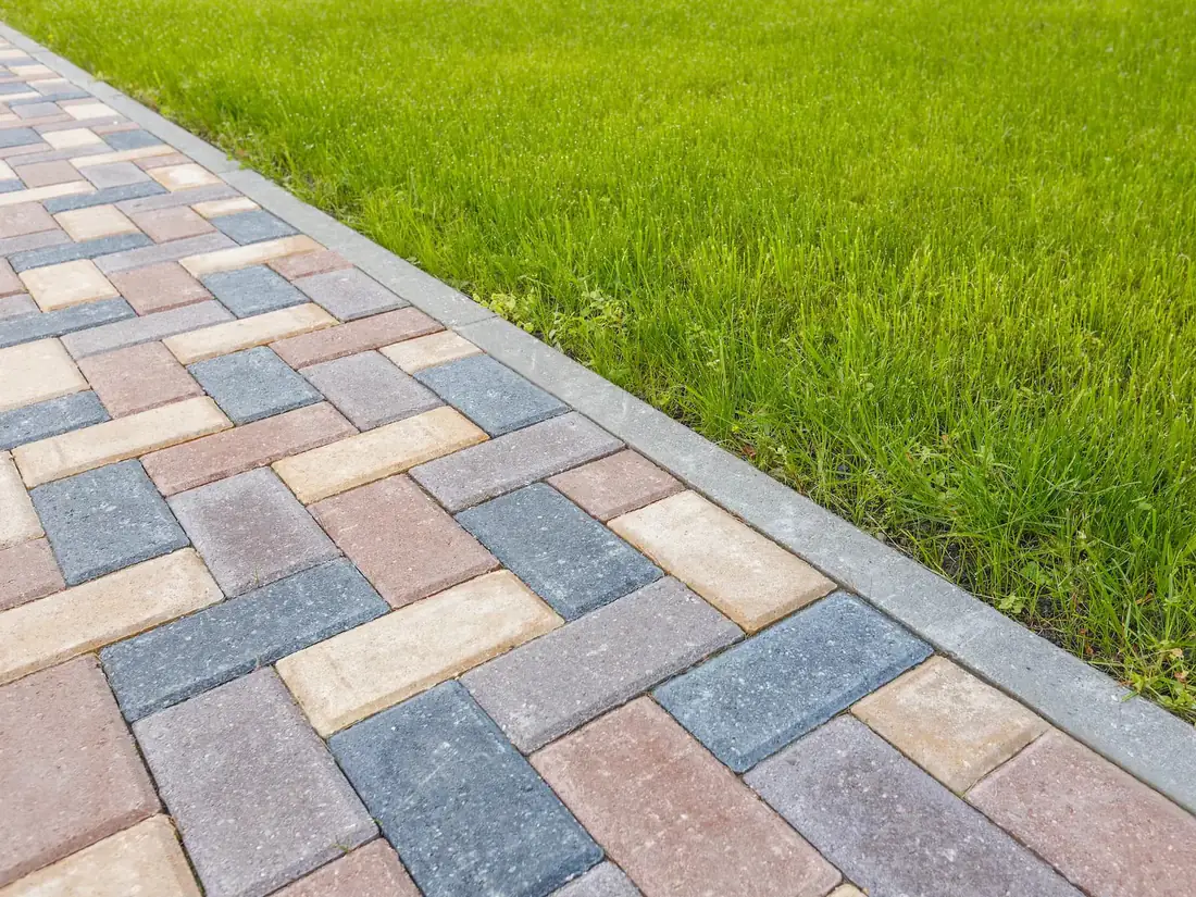 Block paving laid to a curve